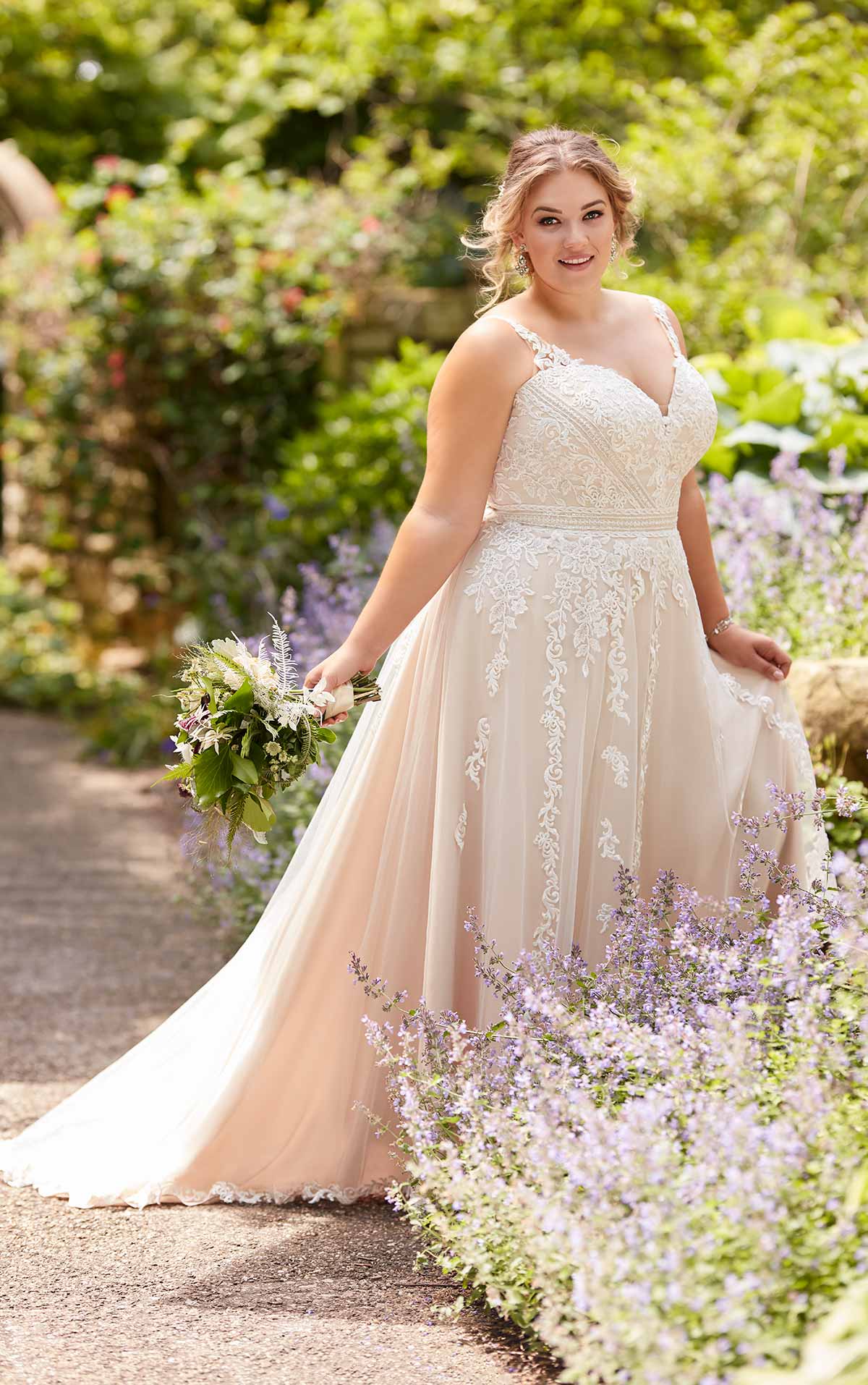 Brautkleider große Größen  Riesige Auswahl im Hochzeitshaus